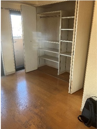 施工実績：【Before】横浜中区 ／キッチン・洗面化粧台・ユニットバス交換／床・クロス張り替え・建具・各収納交換｜(株)共和スタイル